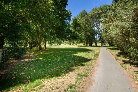 Photo of property in 75 Ruamahanga Crescent, Terrace End, Palmerston North, 4410