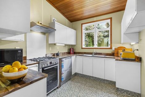 Photo of property in 15 Seine Street, Island Bay, Wellington, 6023