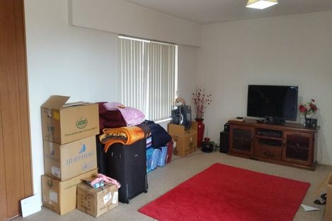 Photo of property in 1/940 East Coast Road, Northcross, Auckland, 0630