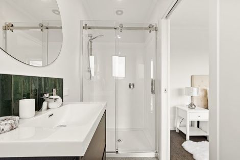 Photo of property in 30c Russell Road, Manurewa, Auckland, 2102