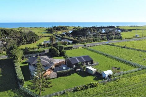 Photo of property in 3636 South Road, Opunake, 4682