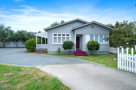 Photo of property in 221 Henderson Valley Road, Henderson, Auckland, 0612