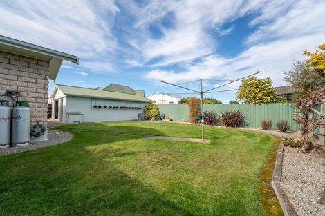 Photo of property in 25 Exeter Street, Waimate, 7924