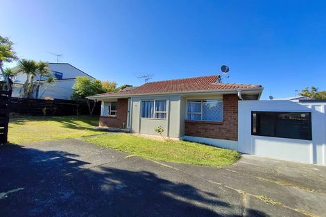 Photo of property in 2/14 Aberfeldy Avenue, Highland Park, Auckland, 2010