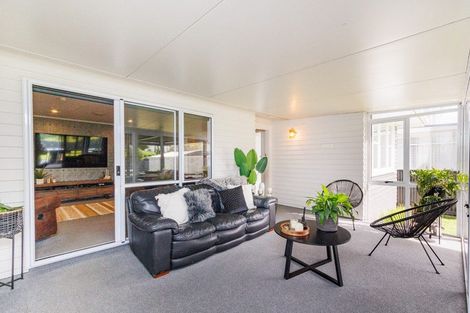 Photo of property in 8 Parkland Crescent, Terrace End, Palmerston North, 4410