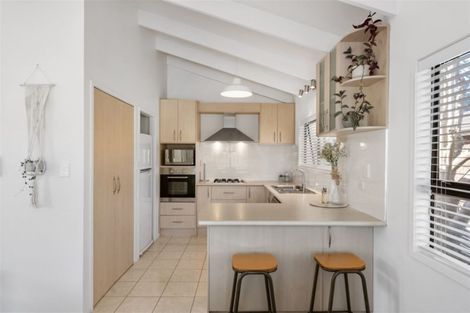 Photo of property in 2/18 Morton Avenue, Forrest Hill, Auckland, 0620