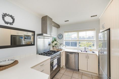 Photo of property in 28 Union Street, Hokowhitu, Palmerston North, 4410