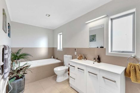 Photo of property in 351 Henwood Road, Hillsborough, New Plymouth, 4372