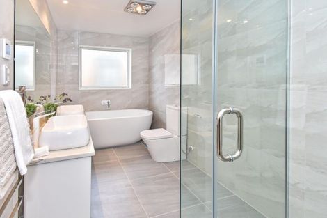 Photo of property in 16 Lisnoble Road, Flat Bush, Auckland, 2019