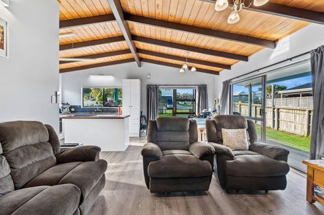 Photo of property in 4 Omutu Street, Oakura, Hikurangi, 0184