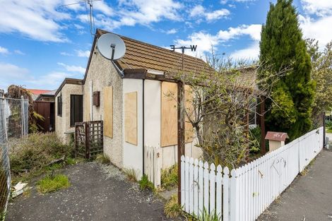Photo of property in 113 Oxford Street, South Dunedin, Dunedin, 9012