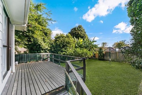 Photo of property in 11 Montego Place, Weymouth, Auckland, 2103
