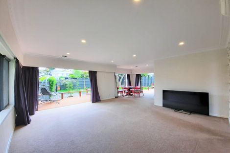 Photo of property in 37 Parkhill Road, Mellons Bay, Auckland, 2014