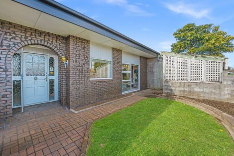 Photo of property in 2 Budleigh Street, Frankleigh Park, New Plymouth, 4310