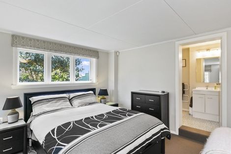 Photo of property in 64a Simla Crescent, Khandallah, Wellington, 6035