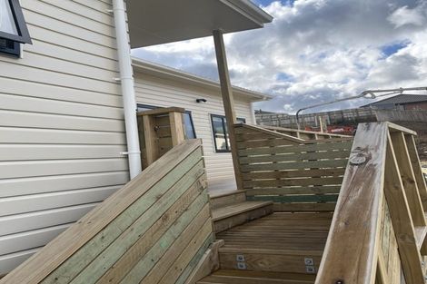 Photo of property in 34d Speargrass Grove, Timberlea, Upper Hutt, 5018