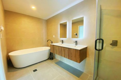 Photo of property in 3/46 View Road, Henderson, Auckland, 0612