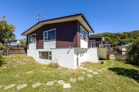 Photo of property in 13 Rembrandt Avenue, Tawa, Wellington, 5028