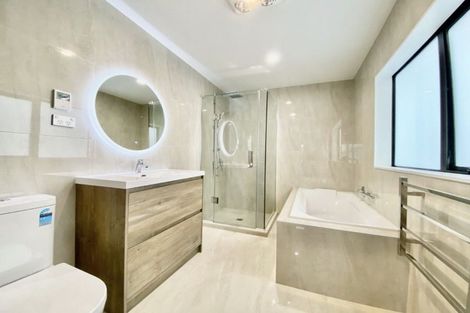Photo of property in 5 Cloonlyon Drive, Flat Bush, Auckland, 2019