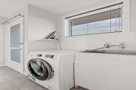 Photo of property in 12 Cowper Place, Avondale, Christchurch, 8061