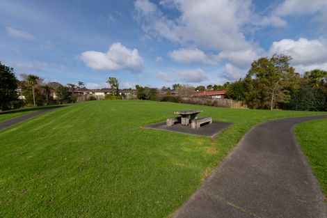 Photo of property in 53 Lavelle Road, Henderson, Auckland, 0612