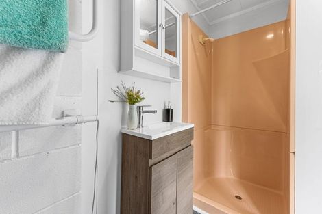 Photo of property in 69 Spence Road, Henderson, Auckland, 0612