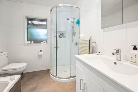 Photo of property in 15 Corlett Street, Utuhina, Rotorua, 3015