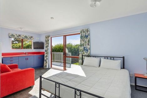 Photo of property in 47 Pinedale Crescent, Riversdale Beach, Masterton, 5872