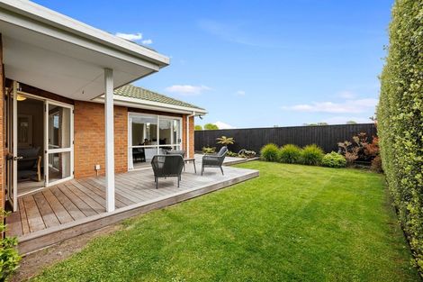 Photo of property in 2/23 Gamblins Road, Saint Martins, Christchurch, 8022