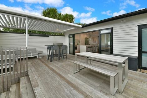Photo of property in 1/49 Roseberry Avenue, Birkenhead, Auckland, 0626