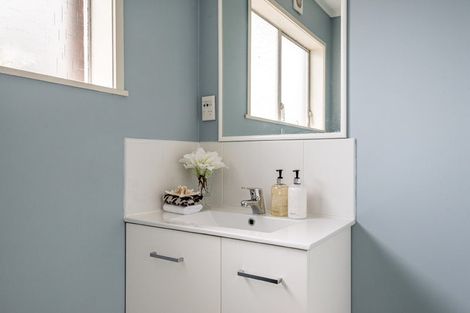 Photo of property in 1/29 Gordon Avenue, Forrest Hill, Auckland, 0620