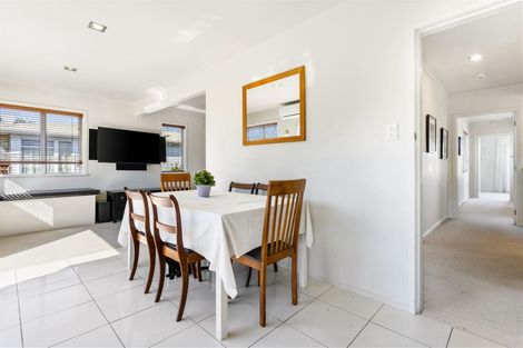 Photo of property in 53 Taikata Road, Te Atatu Peninsula, Auckland, 0610