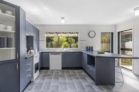 Photo of property in 20 Zande Terrace, Tawa, Wellington, 5028