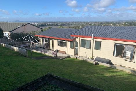 Photo of property in 20 Amery Place, West Harbour, Auckland, 0618