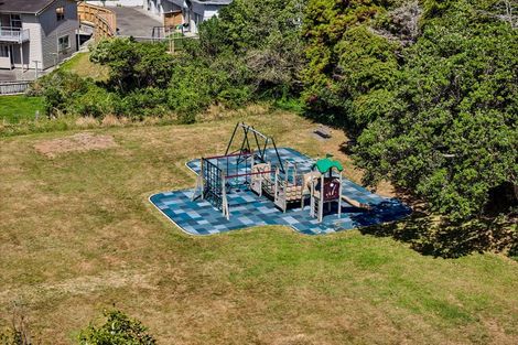 Photo of property in 1 Te Ara Kohuhu, Tawa, Wellington, 5028