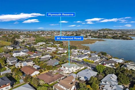 Photo of property in 1/90 Norwood Road, Bayswater, Auckland, 0622