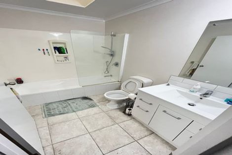 Photo of property in 277 Mahia Road, Weymouth, Auckland, 2103