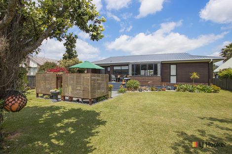 Photo of property in 10 Hereford Place, Waihi Beach, 3611