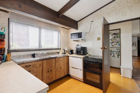 Photo of property in 48 Resolution Road, Welcome Bay, Tauranga, 3112