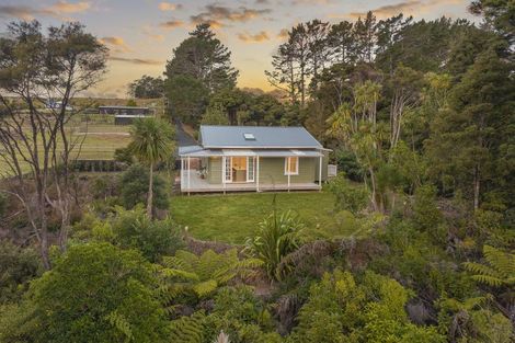 Photo of property in 1223 Old North Road, Helensville, 0875