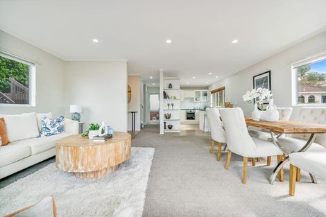 Photo of property in 3/433a East Coast Road, Mairangi Bay, Auckland, 0630