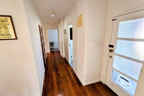 Photo of property in 13 Tahapa Crescent, Meadowbank, Auckland, 1072