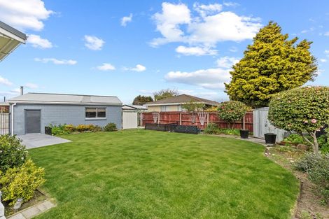 Photo of property in 12 Cowper Place, Avondale, Christchurch, 8061