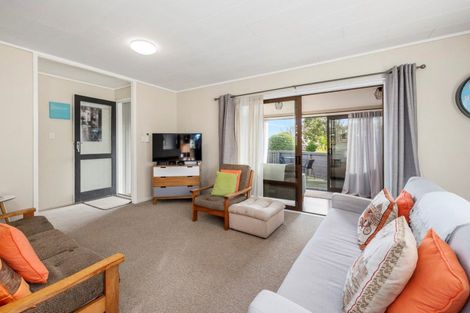 Photo of property in 43 Dickens Street, Owhata, Rotorua, 3010