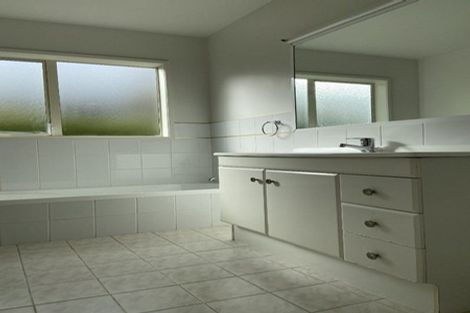 Photo of property in 2/78 Selwyn Crescent, Forrest Hill, Auckland, 0620