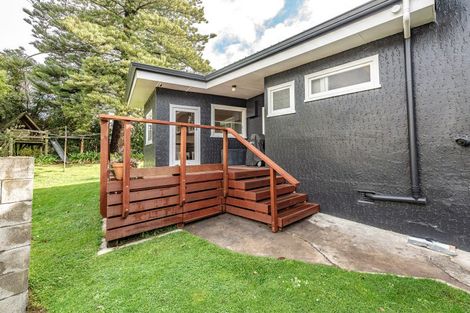 Photo of property in 16 Oakland Avenue, Saint Johns Hill, Whanganui, 4500