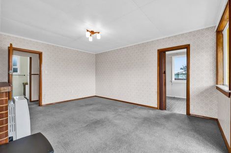 Photo of property in 9 Bone Crescent, Hawera, 4610