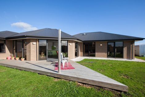 Photo of property in 3 Ta Paora Drive, Bell Block, New Plymouth, 4312