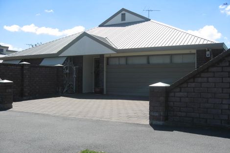 Photo of property in 23 Middleton Road, Upper Riccarton, Christchurch, 8041