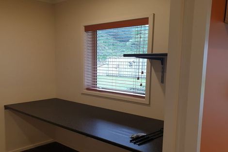 Photo of property in 19a Betty Watt Grove, Riverstone Terraces, Upper Hutt, 5018